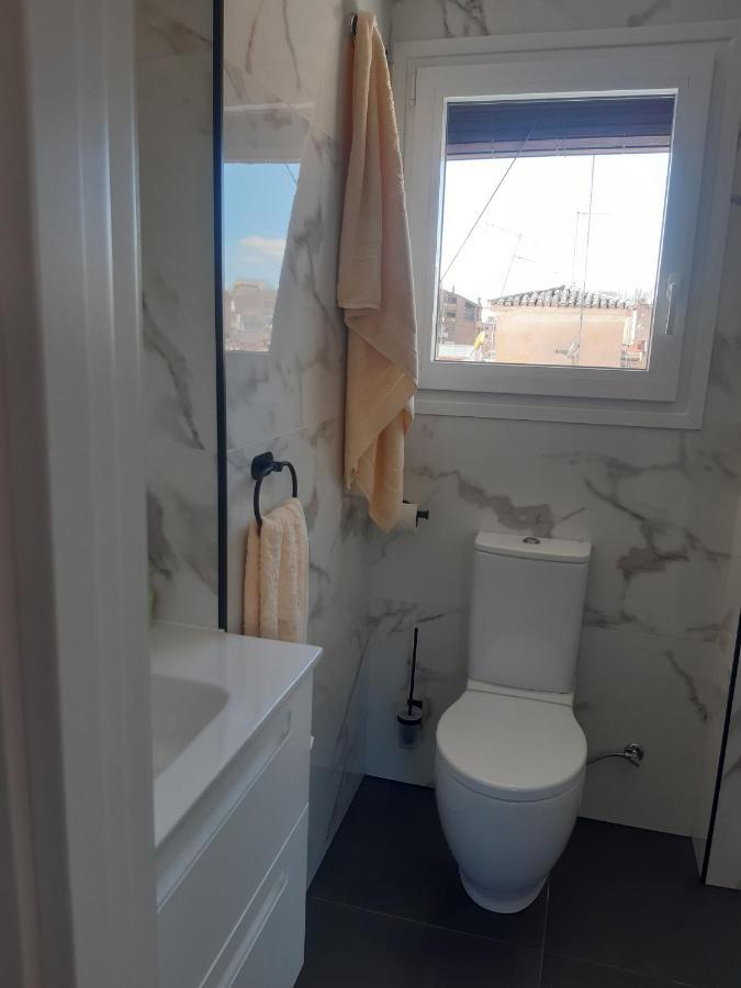 Habitacion Con Bano Privado Y Vistas Apartment Granada Exterior photo